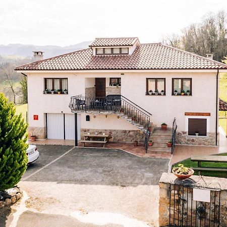 Villa La Cortina Onís Esterno foto
