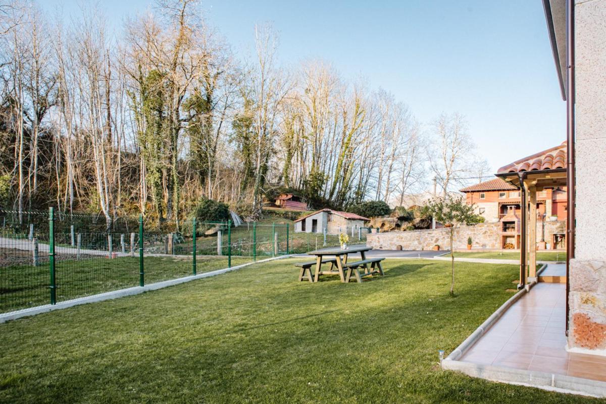 Villa La Cortina Onís Esterno foto